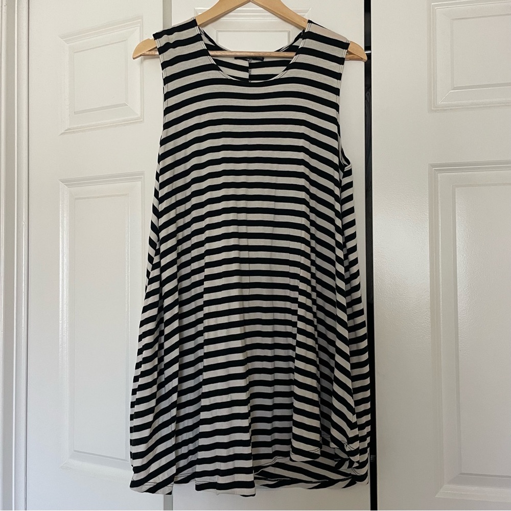 Brandy Melville sleeveless swing dress